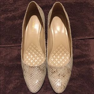 Easy Spirit leather snakeskin print pumps
